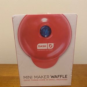 Mini waffle maker